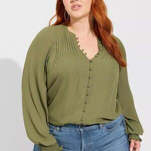 NWT Torrid Olivine Georgette Smocked Blouson Sleeve Blouse in Size 1 (14/16)